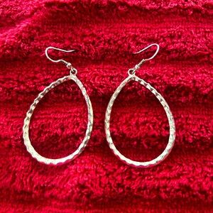 Silver Dangle Earrings‎